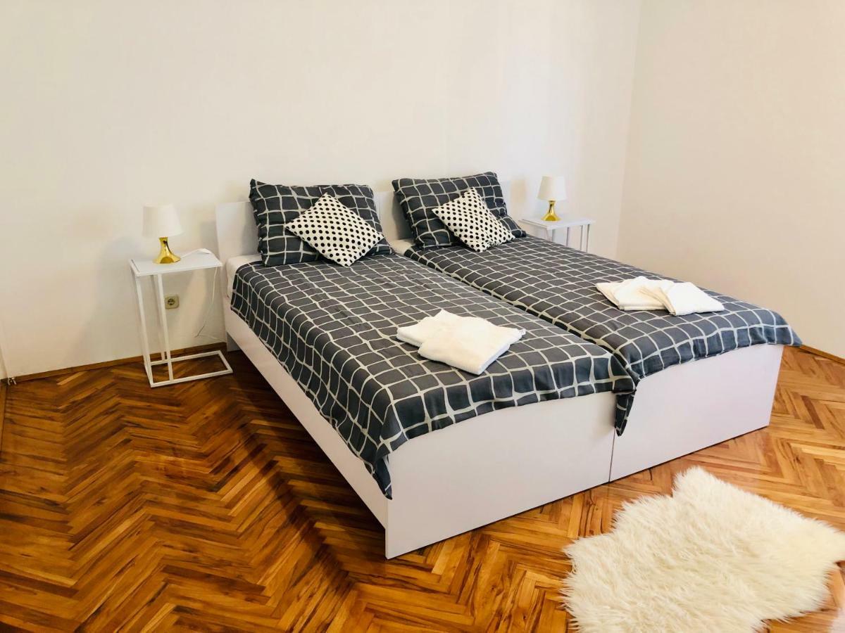 Davor Apartment Pula Bagian luar foto